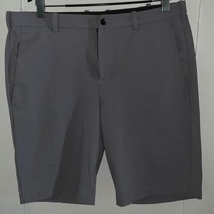 Lululemon 11" Warpstreme short sz 36. Light grey